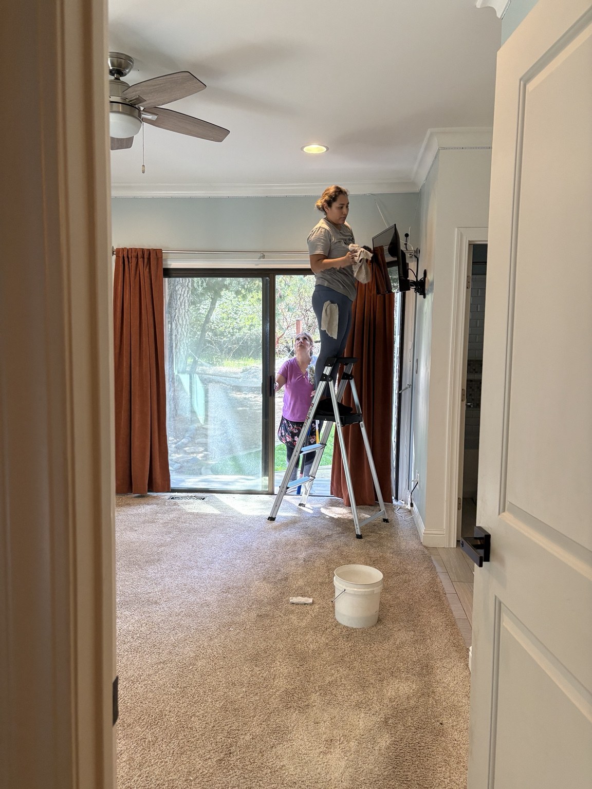 Linda’s Housekeeping dusting and detail cleaning